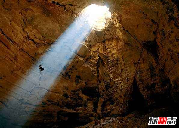 库鲁伯亚拉洞穴