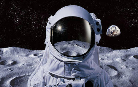 月球上的诡异事件 首次登月的宇航员发现奇怪的光