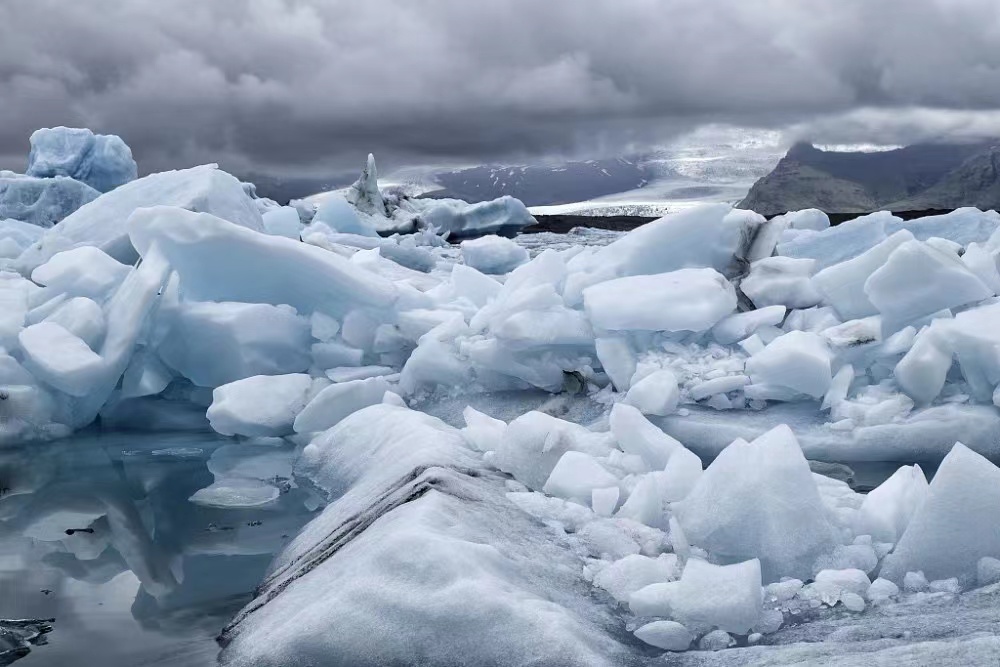 地球生命进程中断 冰封百万年 谁造成的？（地球温度）