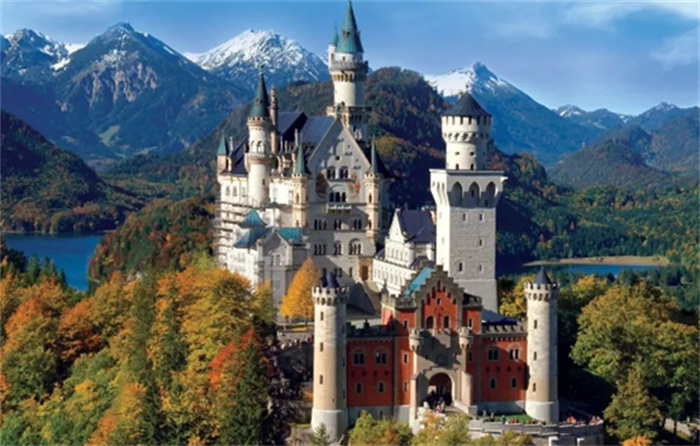 世界上最迷人的城堡 有一段动人心魄爱情故事(新天鹅堡)