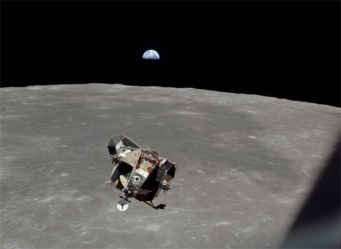 阿波罗20号 在月球背面发现外星人是假的吗（假的）