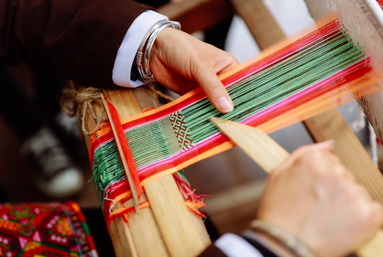 感受丝绸织造中的中国式浪漫 悠久的历史发展