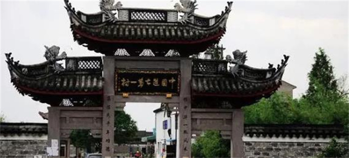 繁衍两千多年的家族，曾出过3000多官员，如何做到的呢？