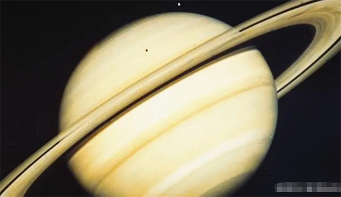 太阳系中那些奇怪的现象，原来天王星一个季节持续21年，不敢置信
