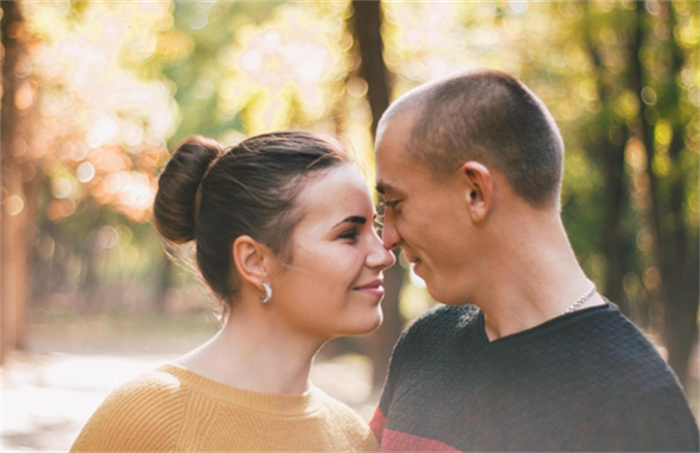 脾气很宽容的男人 很听老婆的话（宽容男人）