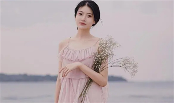 有着宽大脑门的女人 运势方面会如何（脑门宽大）