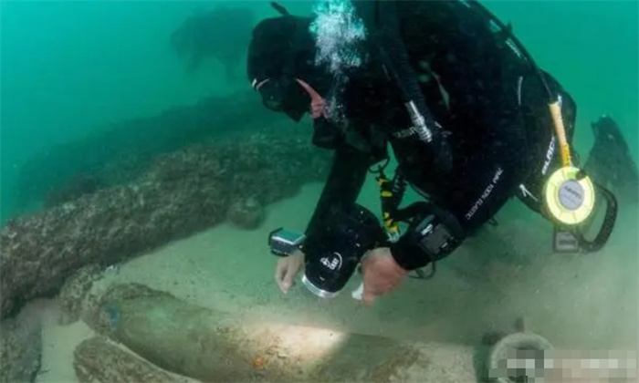 葡萄牙海岸发现古代沉船宝藏，装有大量中国明代瓷器，价值连城