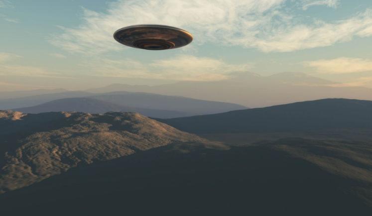 ձһ˸žȻȺĸ󣨾޴UFO