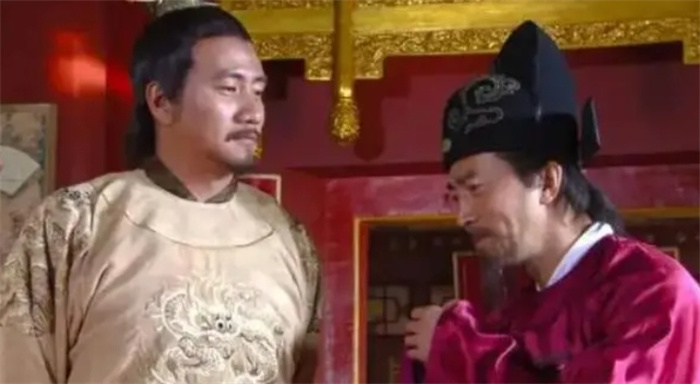 刘伯温斩尽天下龙脉，可走到一座山前扭头就走，刘伯温：保命要紧
