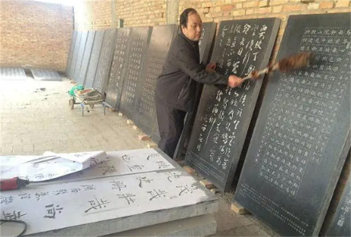 世界上最大石碑：孝陵碑材，10万工匠累死3000，重量超过轻型航母