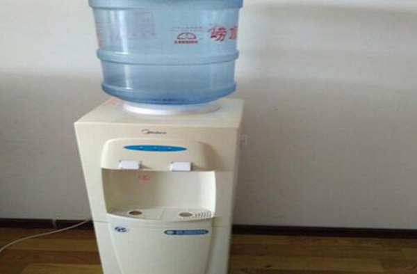 家里该不该买饮水机 使用饮水机时要注意什么(图2)