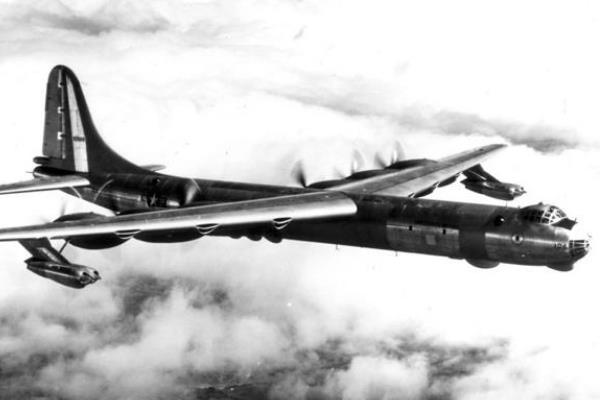 b32统治者轰炸机图片