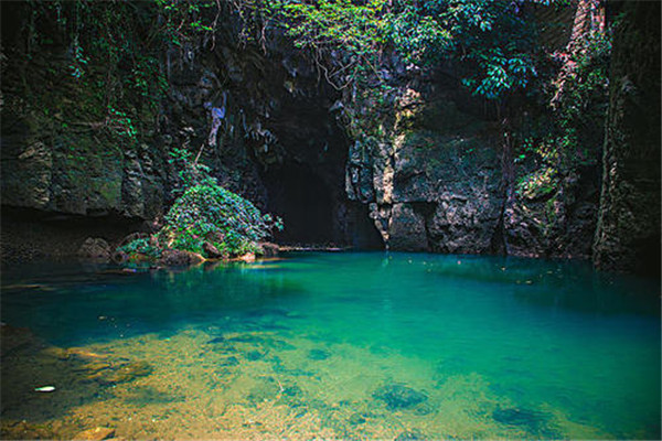 摩驼山地下暗河图片