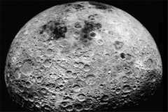 月亮上有什么：环形山遍布月球（月陆和山脉）