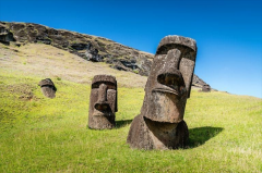 出现在复活节岛上的巨人石像 是否存在着诅咒（迷幻色彩）