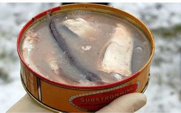 鲱鱼罐头为什么这么臭?制作过程让人沉默(图5)