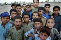 阿富汗人口面积多少人口：约3220万(64.75万平方千米)