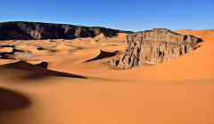 ������ɳĮ����ײ��ж��� ������ʲô������ʯ�㣩