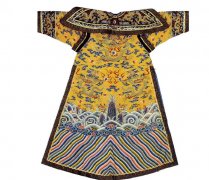 解说一下清朝的龙袍和官服？