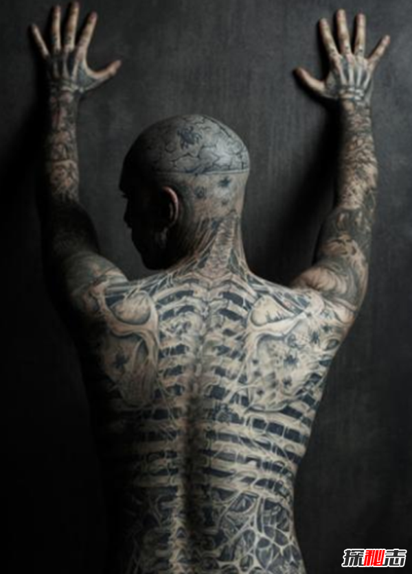 加拿大瑞克·格内斯特,行走的艺术生僵尸全纹身男孩(附本来面目)