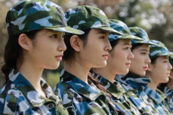 大学生为什么要参加军事训练：训练学生刻苦奋斗的坚强意志(图1)