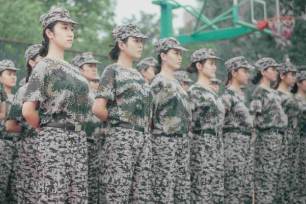 大学生为什么要参加军事训练：训练学生刻苦奋斗的坚强意志(图4)