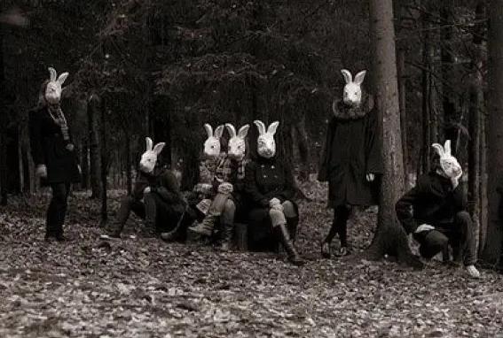 兔头人恐怖传说图片