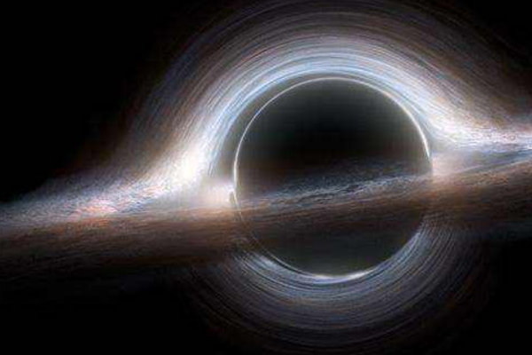 7亿光年外超大黑洞：是太阳400亿倍重(破最大黑洞纪录)(图2)