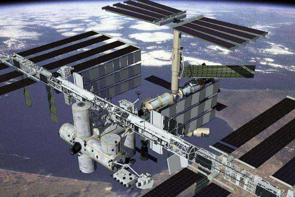 国际空间站属于人造天体吗?原来就连太空碎片和垃圾也是(图2)