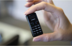 世界上最小的手机：Zanco tiny t1 4.67厘米长(告别低头族)