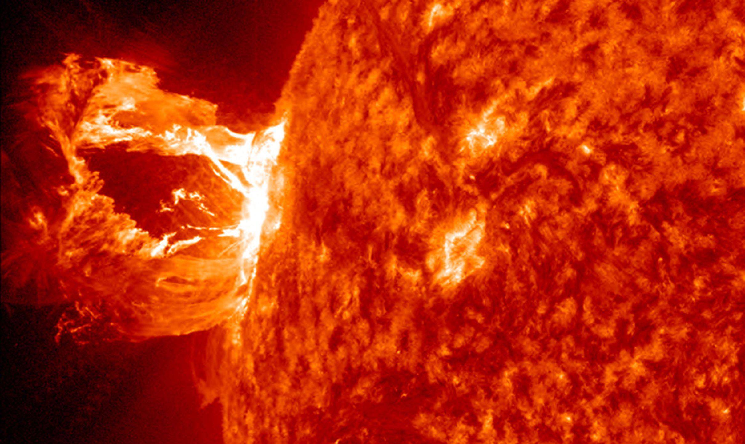 太阳每秒丢失400万吨质量，引力是否在减弱？地球是否在远离？_人类_温度_损失