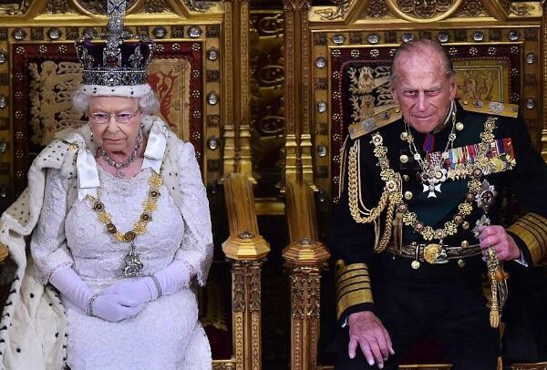 英国女王和首相的区别，女王尊贵无实权（首相是权力最高者）