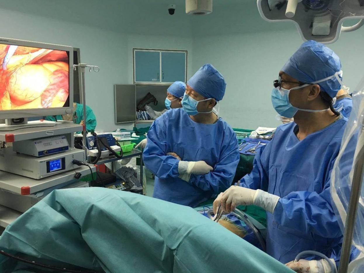 国际领先|青大附院牛海涛教授成功开展世界首例5G+国产原研手术机器人超远程泌尿外科手术 - 青岛大学附属医院
