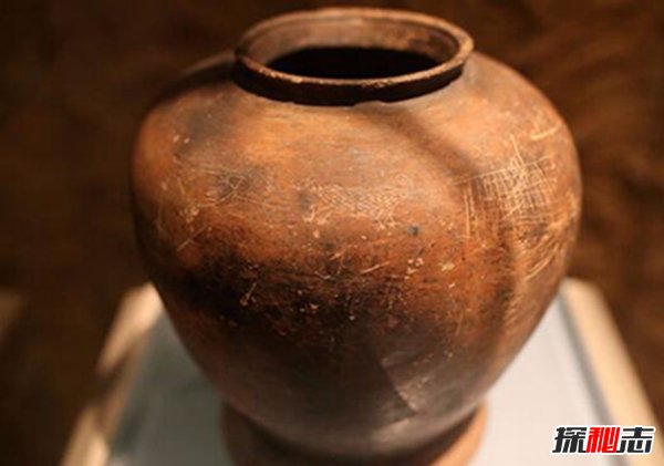 中国最古老的天书文字？揭秘陶罐上的良渚先民“天书”(图1)