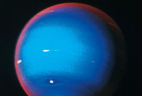 海王星是什么颜色，蓝色（因大气中有甲烷存在/吸收红橙光）(图1)