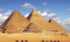 月亮金字塔和玛雅金字塔，二者的建造模式据说是一脉相承