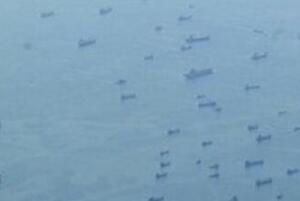 史上最庞大幽灵船队聚集新加坡海岸，船运下降船只被抛弃