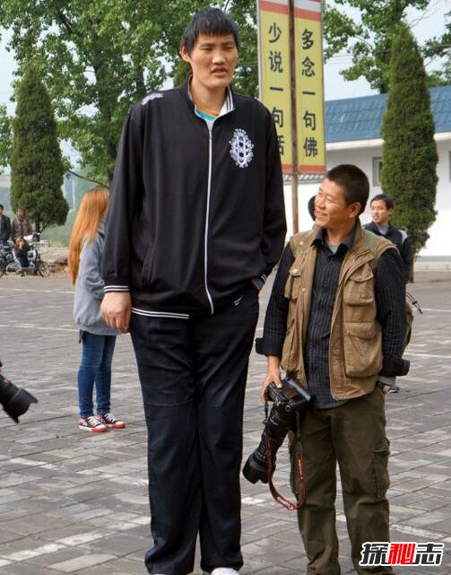 4米中国巨人赵亮图片