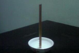 揭秘立筷子的科学解释，实则物理中的一种毛细现象