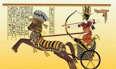 从人字拖到弓箭都金光闪闪 古埃及法老上阵打仗的武备有多氪金？